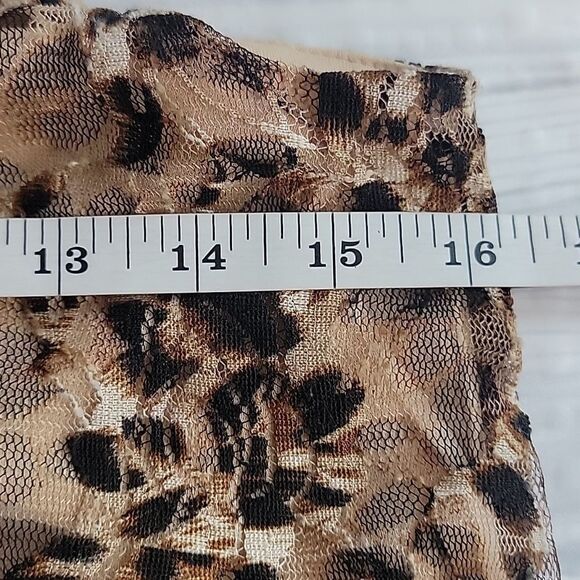 Love J Leopard Print Sleevelesd Women's Top Size M  NWT - Picture 9 of 10